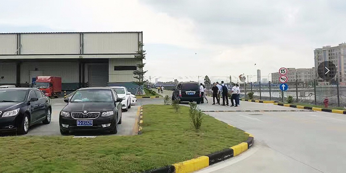 巨正源科技（項(xiàng)目?jī)?nèi)容：高清監(jiān)控系統(tǒng)、公共布線、網(wǎng)絡(luò)、電話點(diǎn)安裝）